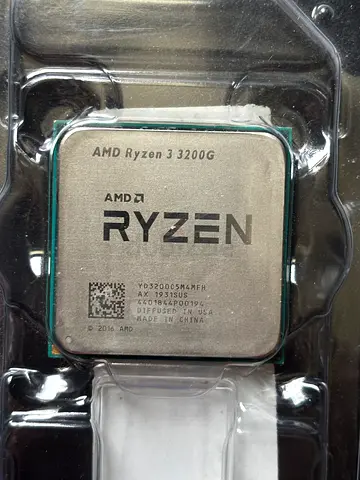 AMD Ryzen 3 3200G CPU - boxed, tested