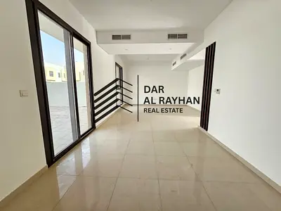 فيلا شبه منفصلة زاوية 》》 تملك حر للجنسيات العربية