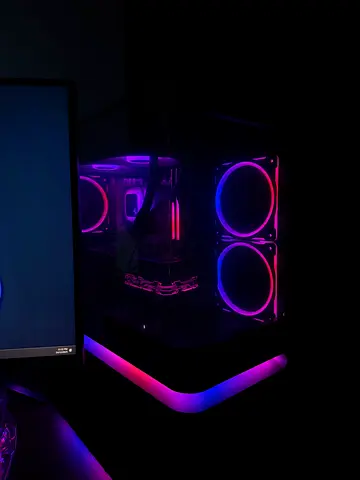 High-End Gaming PC – RTX 5080 / Ryzen 7 7800X3D / 4TB SSD / 32GB DDR5