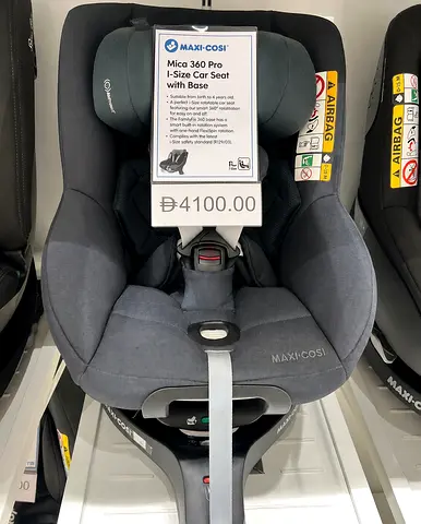 Maxicosi Mica 360 pro car seat with slide technology isofix base
