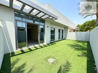 2BEDROOM townhouse in al zahia with Garden