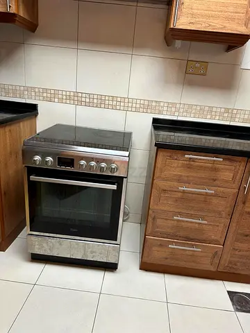Freestanding Electric Cooker with Ceramic Hob and Oven