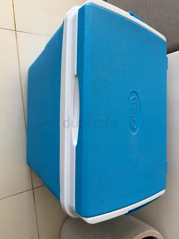 Blue portable ice cooler chest - good condition