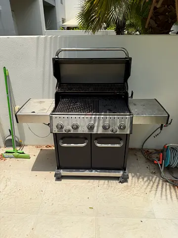 Broil King Baron - 5-Burner Gas BBQ Grill with Side Burner and Rottisserie and Hood