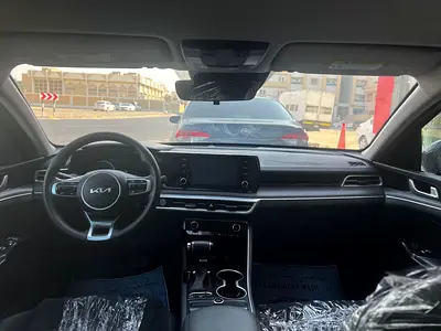 صورة 10 لـ 2023 KIA K5