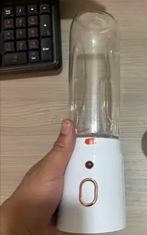 Personal portable blender/juicer - single serve, white (used)