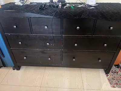 8-drawer dreaser