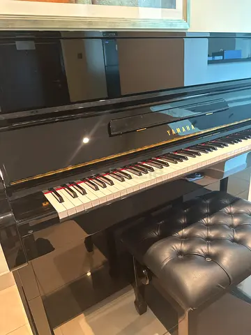 Upright Yamaha YM10S Piano in very good working condition