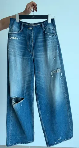 Zara Wide-Leg Distressed Jeans – Size S –
