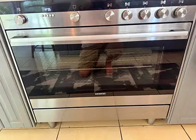 Siemens IQ700 model 90cm Stainless Steel Range Top gas with electric oven - Good Working Condition