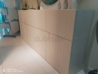 White modern low sideboard / storage cabinet - good condition