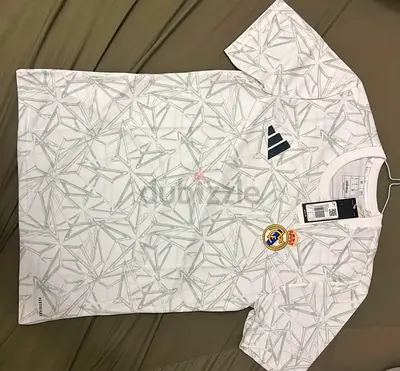 URGENT SALE !!Real Madrid Away/Third White Football Jersey - Brand New with Tags, Size M