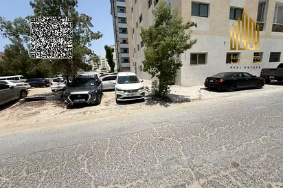 أرض سكني تجاري للبيع في الراشدية 3 بموقع ممتاز