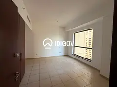 Vacant | Mid Floor | Water and Landmark Views
