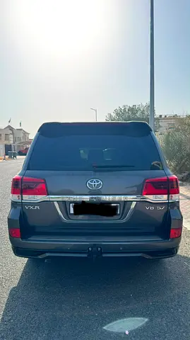 Pristine Toyota Land Cruiser VXR 2018 | GCC Specs | Low Mileage
