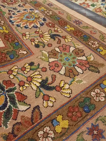 Handwoven Middle Eastern Floral Carpet 1.96*2.98
