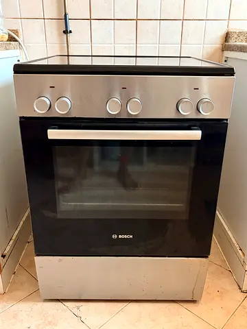 Bosch freestanding electric oven in good working condition