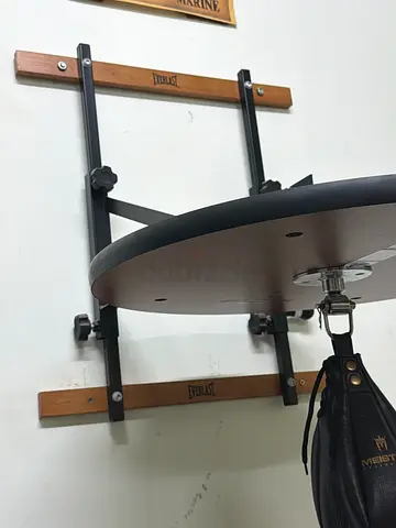 Everlast Wall-Mounted Speed Bag Platform with Speed Bag