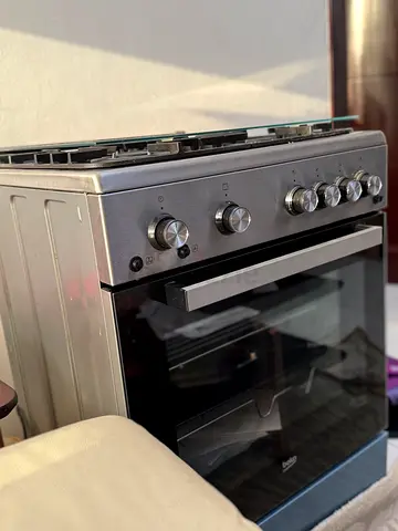 Beko 4-Burner Gas Cooker with Oven - Good Working Condition