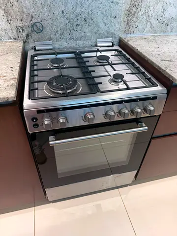 Daewoo 4-Burner Gas Cooker with Oven 60x60cm – Excellent Condition