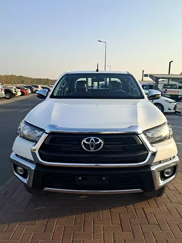 Toyota Hilux Double Cab DLS 2026 GCC Specs