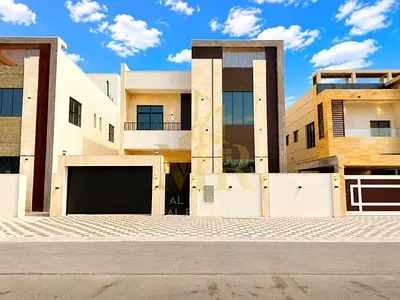 Direct from the owner: Two floors and a rooftop with elevator - Price includes everything - Freehol