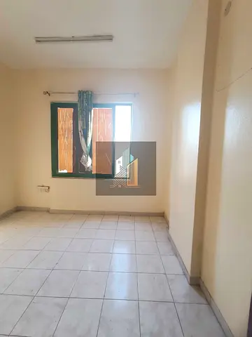 CLOSE HAlL CHEAP PRICE