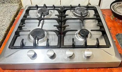 Daewoo Built-in 4-Burner Stainless Steel Gas Hob - Used