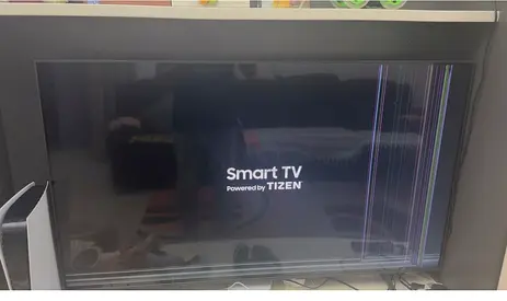 For Parts/Repair: Samsung 55 Crystal UHD TV (Model: AU8100) with remote - Broken Panel