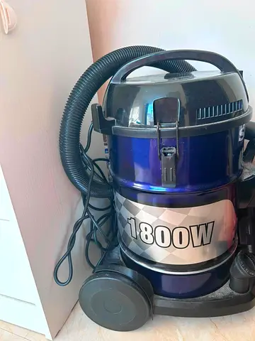 Used 1800W Wet  Dry Vacuum Cleaner - Good Working Condition