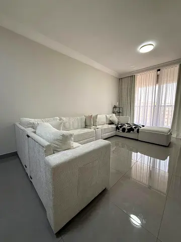 للبيع كنب و طاوله تلفزيون - Sofa and table for sale