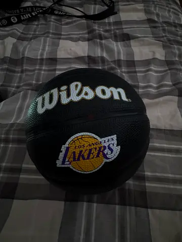 Wilson Los Angeles Lakers small Basketball - perfect Condition
