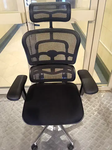 Ergonomic chair for selling.good condition only little use