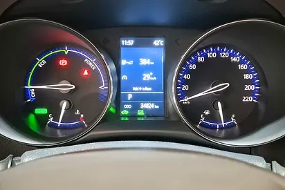 صورة 14 لـ 2023 Toyota C-HR