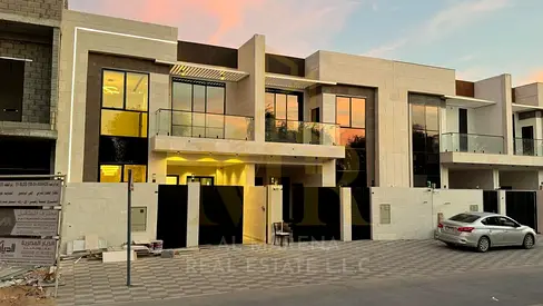 Two-story villa in a location close to services, price includes registration and ownership fees.