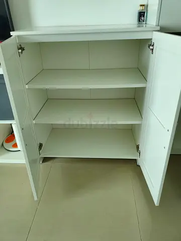 White 4-Shelf Cabinet / Cupboard - Good Condition