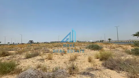 قطعة أرض سكنية ومكتبية للبيع في موروج، المنطقة د، ملكية حرة، مكونة من طابق أرضي + طابق أرضي + 5 طوابق علوية. مساحة الأرض مخصصة لبناء مبنى سكني ومكتبي