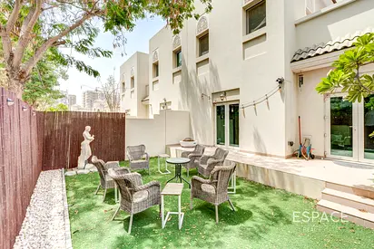 Corner Unit l Ready Now l Prime Location
