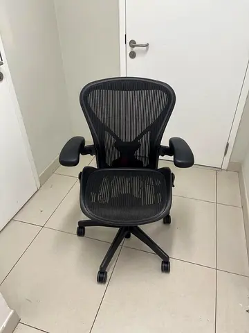 Herman Miller Highly Recommend Aeron Classic Chair fully loaded Size B and C