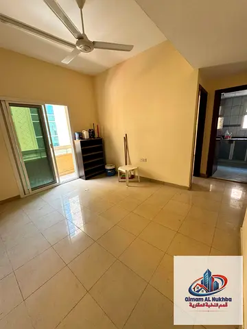 Balcony with an open view • Spacious layout • Central air conditioning and central gas • Very attractive price • Flexible payment options available.
