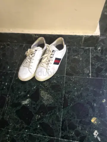White casual sneakers with red-blue stripe, pre-owned