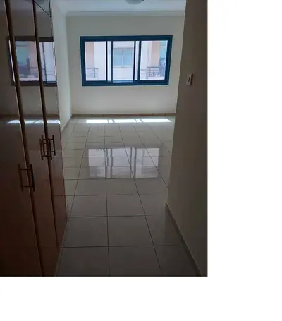Very spacious 2 br apartment with maids room @ al hudaiba, near baqer supermarket