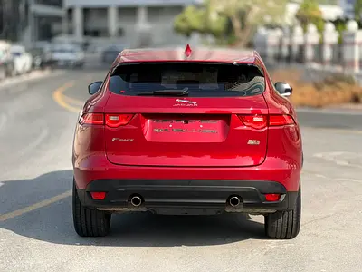 2018 Jaguar F-PACE photo 14