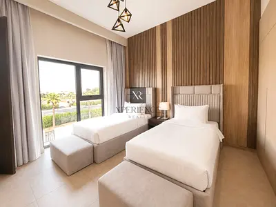 VACANT | PRIVATE POOL | CORNER UNIT | SINGLE ROW