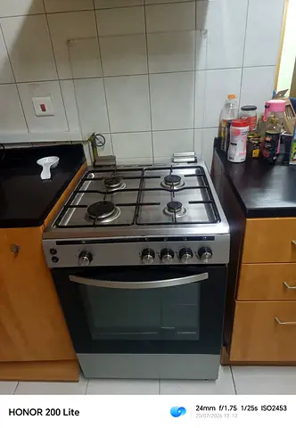 Gas cooking rang four burner perfect working condition