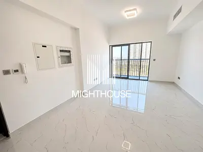شقة فاخرة 1BR | إطلالة على الطريق | جاهزة للسكن
