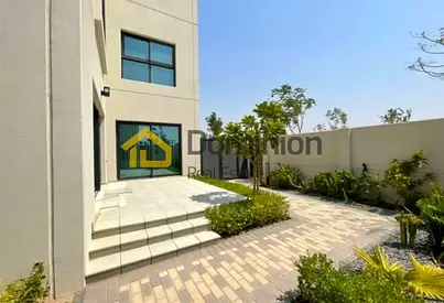 Signature Sustainable Home | Prestigious Address | Resale