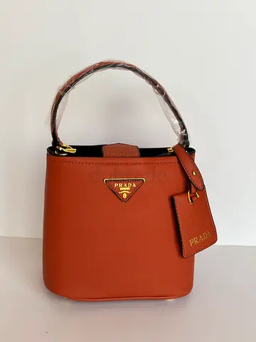 Prada women bag FLASH SALE !