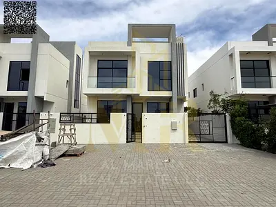 A villa with a price including electricity, water and air conditioning fees on the main street, ready to move in, with a special discount for cash in