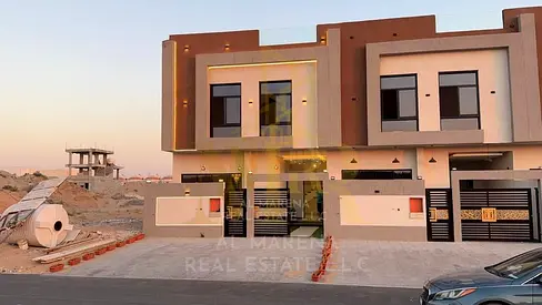 شامل رسوم التسجيل والتملك ، بدون رسوم خدمات سنوية ، تملك حر لجميع الجنسيات